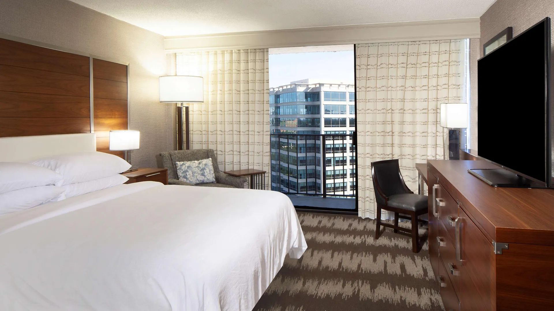 Hilton Tampa Airport Westshore 4*,